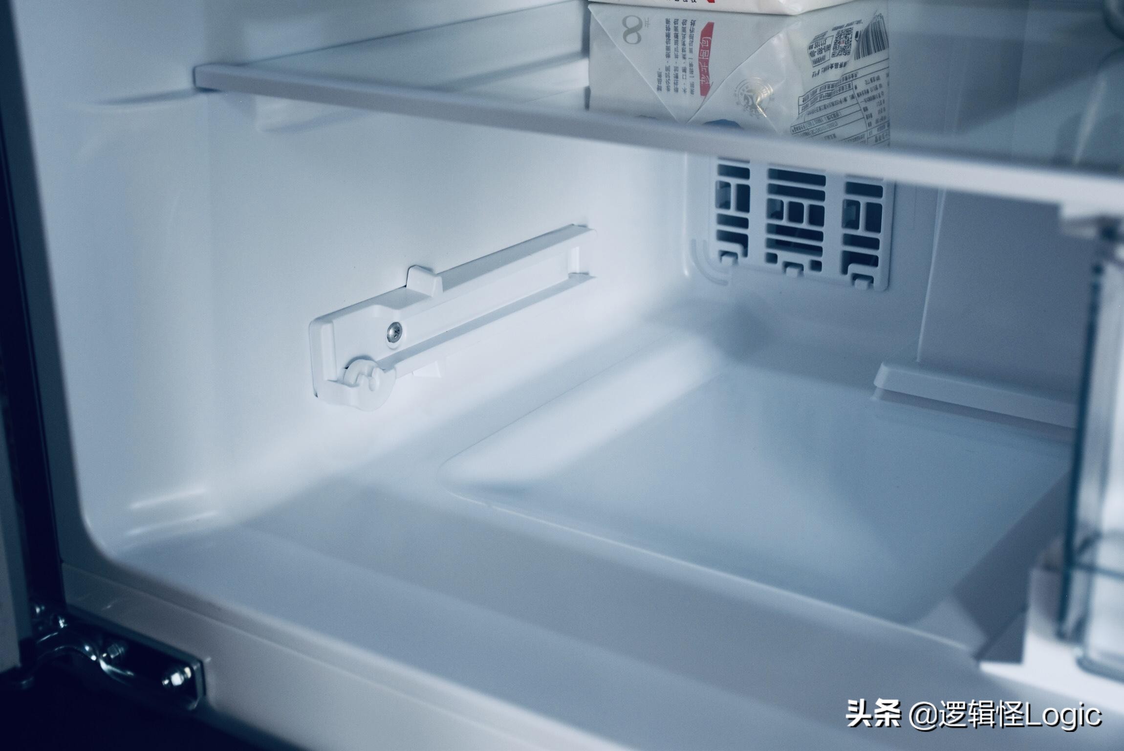 冰箱门内嵌触控屏，451L大空间，全屋家电互联，这款冰箱真秀