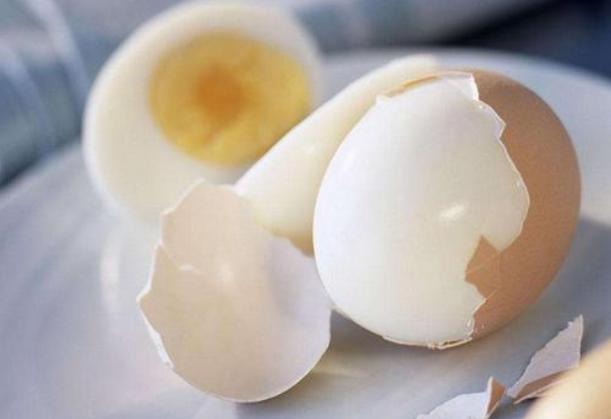 白水煮蛋加盐有什么作用,怎么能让白水煮蛋更好吃