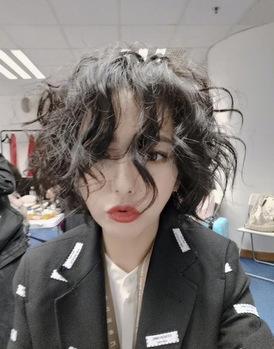 佟丽娅换发型后更惊艳,佟丽娅换了新的发型