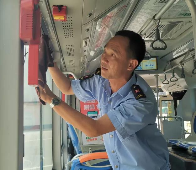 珠海司机和妻子两地分居14年,却坚持留下!支撑他的是这座城市浓浓的人情味