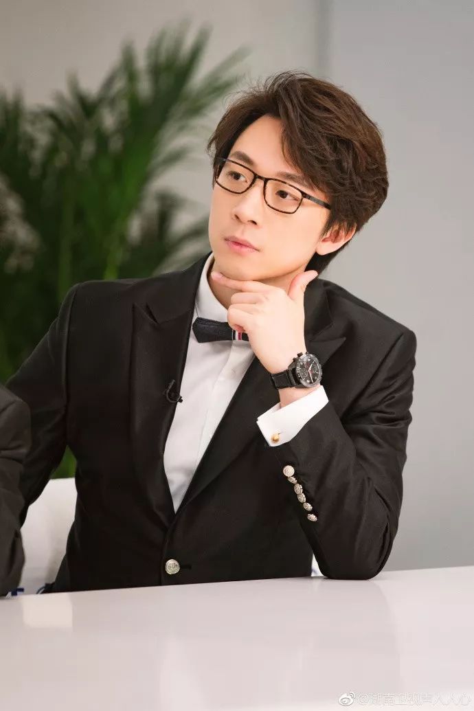 一开始我以为爱上了实力派，没想到他们还全是梗王