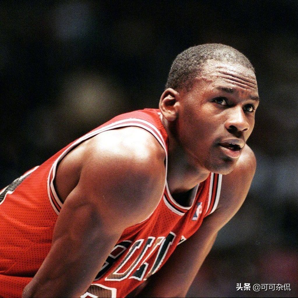 “起家靠吹牛，起名靠做梦”的耐克，凭什么从地摊成为行业巨头？