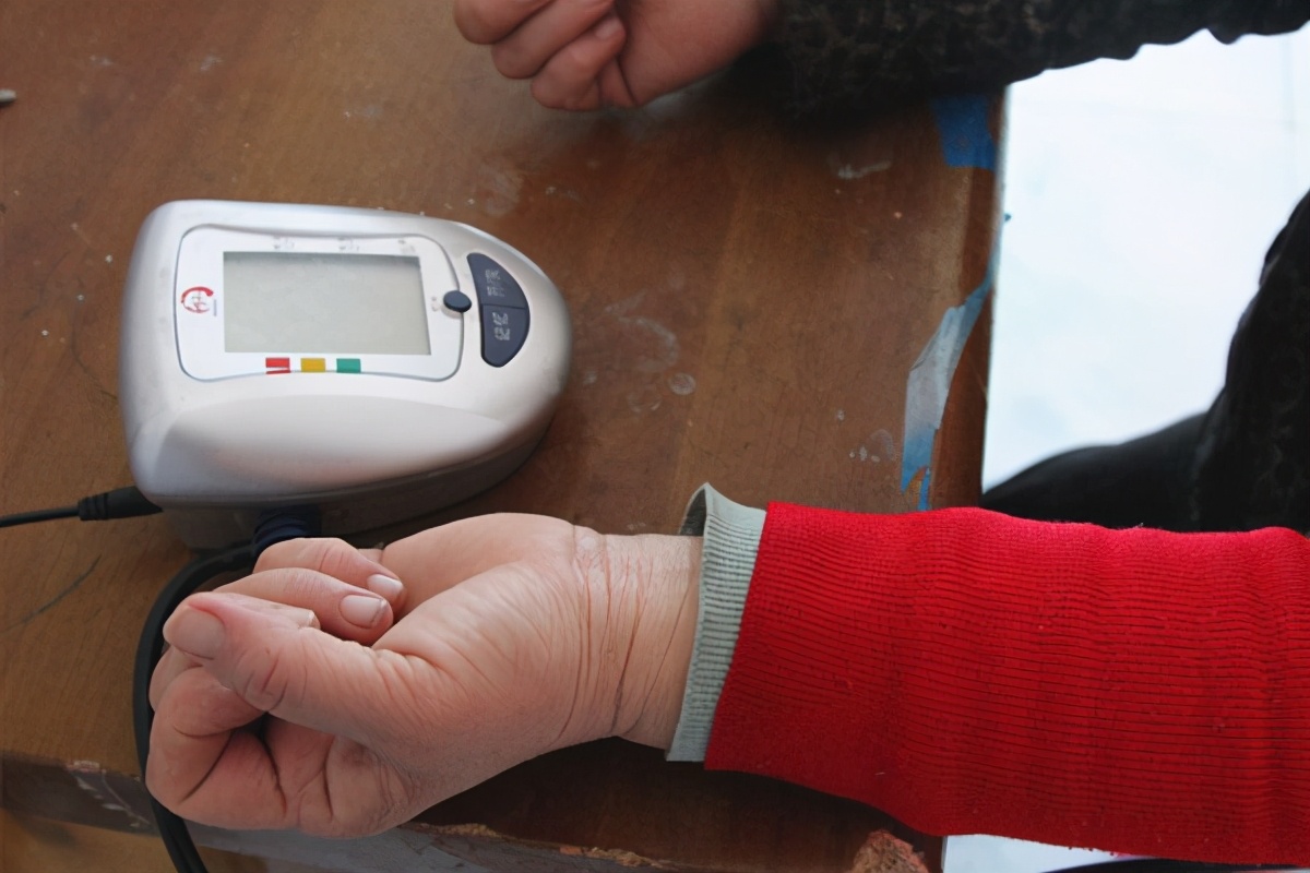 医院领的叶酸和药店的叶酸哪个好,医院的叶酸和买的几百的叶酸