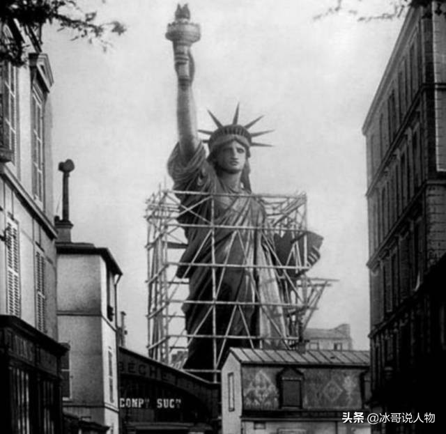 站起来的霍金图片,站起来的霍金