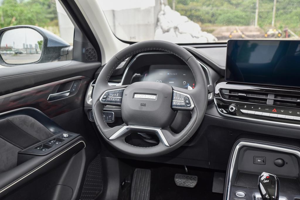 哈弗h6国潮版前脸进气格栅,哈弗h6前脸蜂窝状是哪个版本