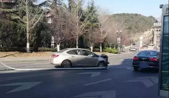 大连四车连撞最新信息,大连小轿车撞人事件最新消息