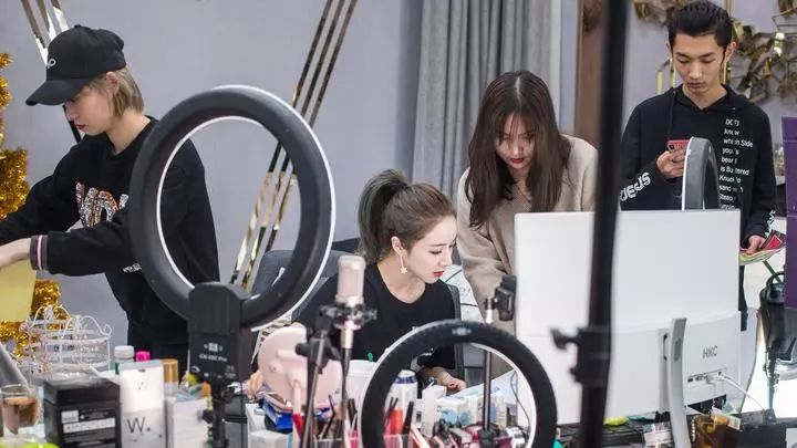 提醒别人即将做的事情,提醒别人做了不该做的事情