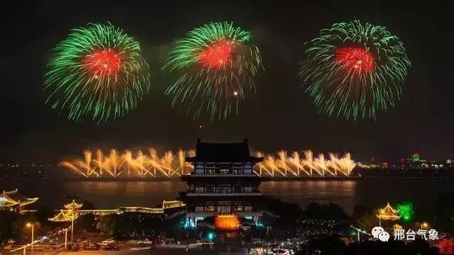 雷雨频繁是什么原因,雷雨经常出现在哪个季节