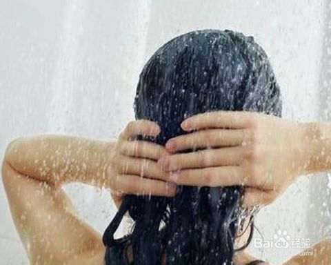 脱发严重女生怎么洗头几天洗一次,脱发很油每天洗发用什么来洗