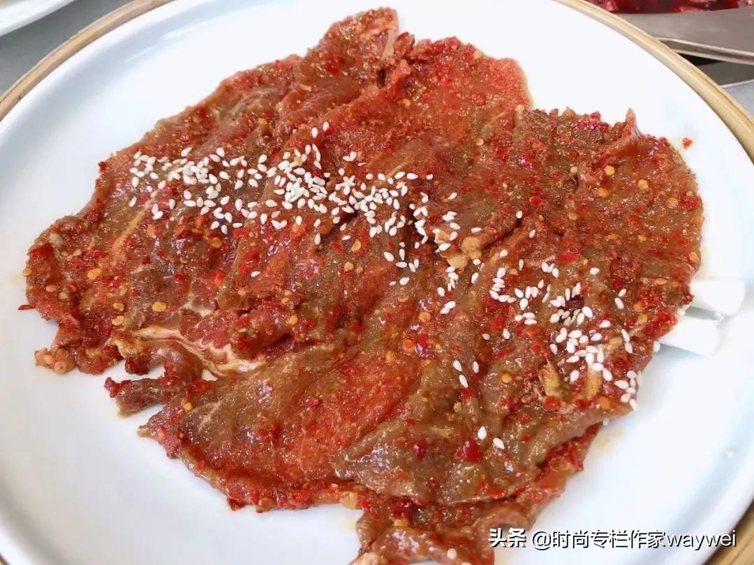 寒风飒飒,人类无法阻止火锅的蔓延势头了……