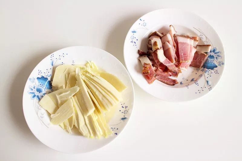 冬笋炒烟熏腊肉,冬笋炒腊肉做法腊肉要蒸吗
