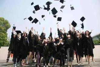 一个00后从打工到创业经历,一个00后实习生的日常