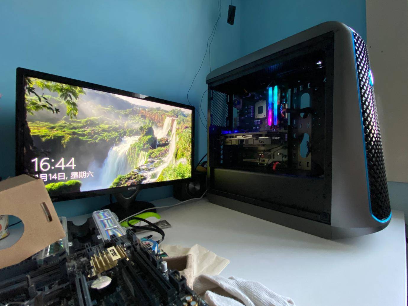 换cpu和主板电脑里的东西还有吗,电脑系统是装在主板还是cpu上