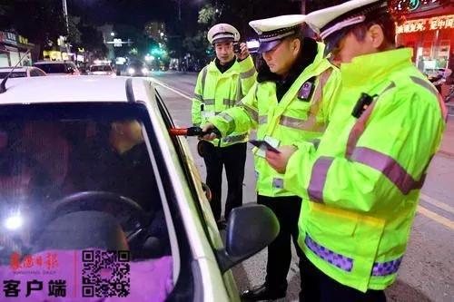 襄阳交警发布双节出行提示,襄阳交警提示春运出行需谨慎