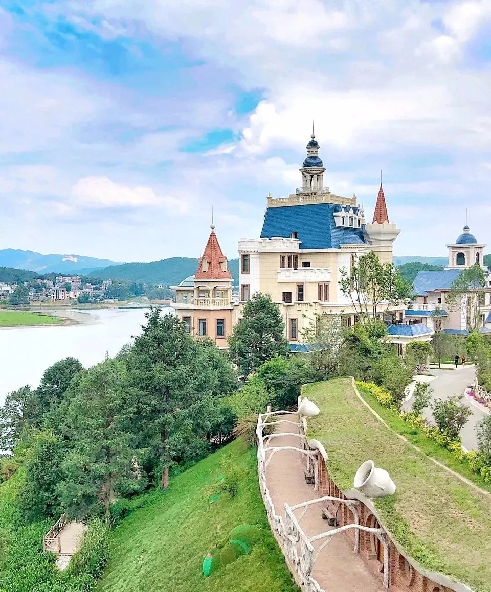 昆明周边适合三四天玩的景点,五一昆明周边自驾游