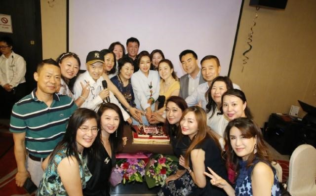 刘晓庆67岁生日照片,刘晓庆今年的相片