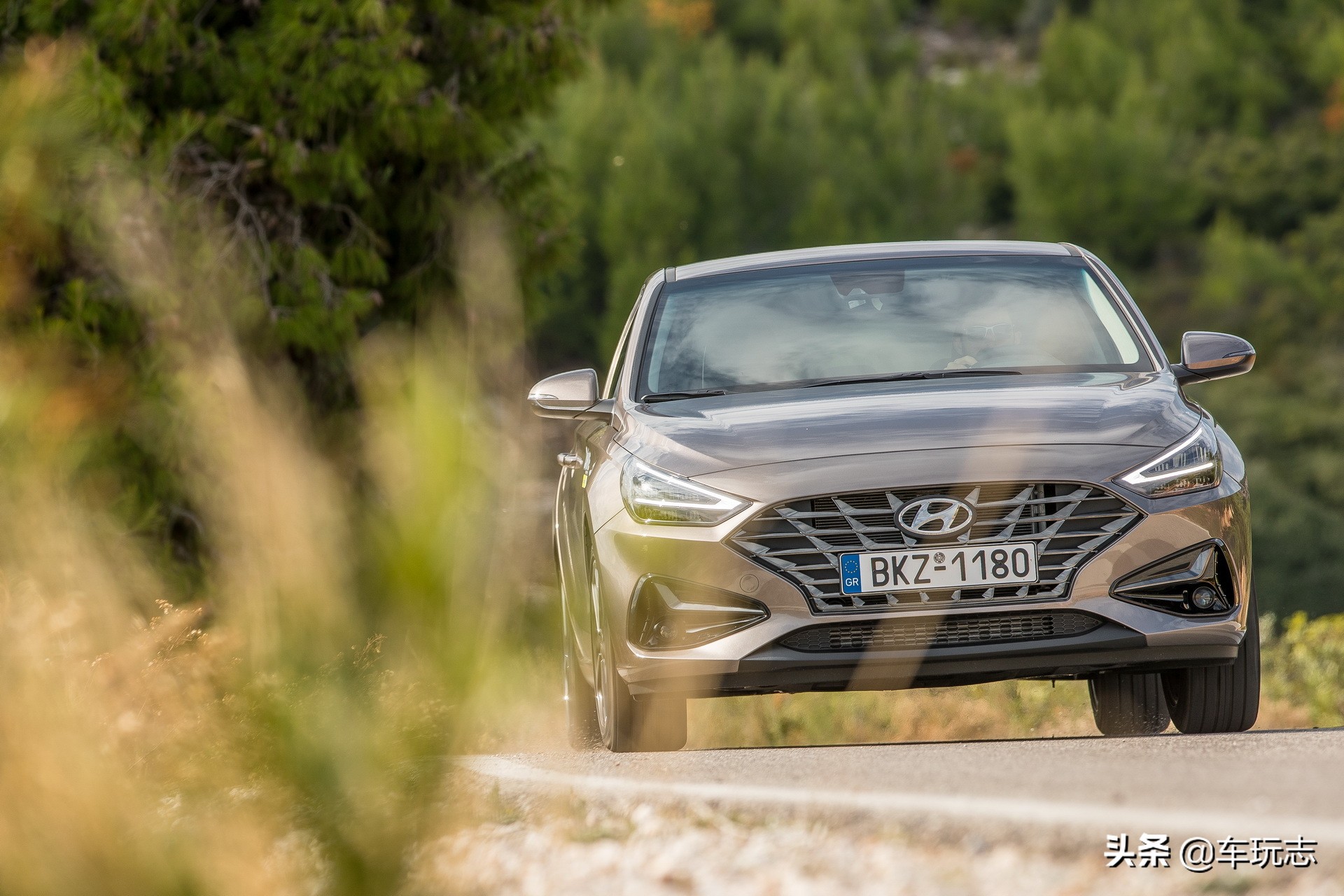 现代伊兰特新款1.5试驾,试驾现代伊兰特1.5cvt