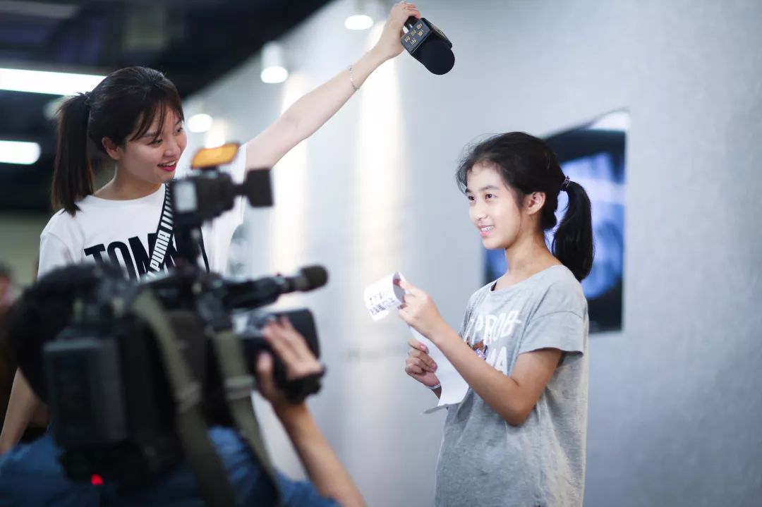 在POS机里藏进的那些诗歌与爱，终有一天要盛开