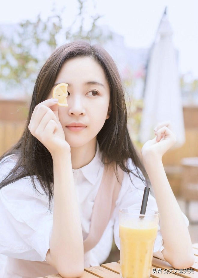 爆笑经典冷笑话，下雨糗事搞笑冷笑话，今天下雨于是打出租上班