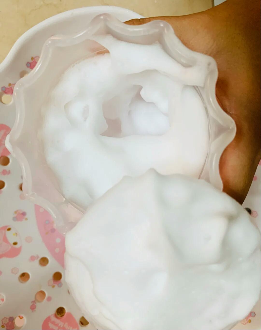 雅诗兰黛祛闭合粉刺洗面奶,风太大洗面奶