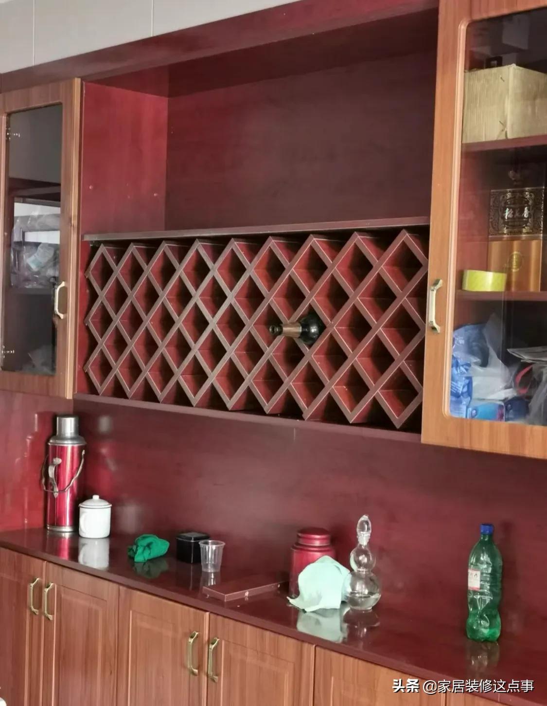 如果不差钱，餐厅尽量装个餐边柜，别让餐桌变成“杂物集中营”