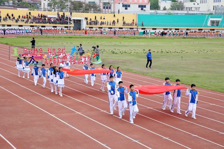 名校就是不一样,许昌市建设路小学2019年春季运动会开幕式美爆了