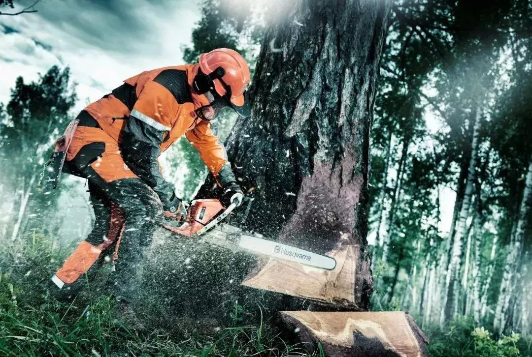 油锯切割几分钟就熄火,油锯切割木料切不整齐