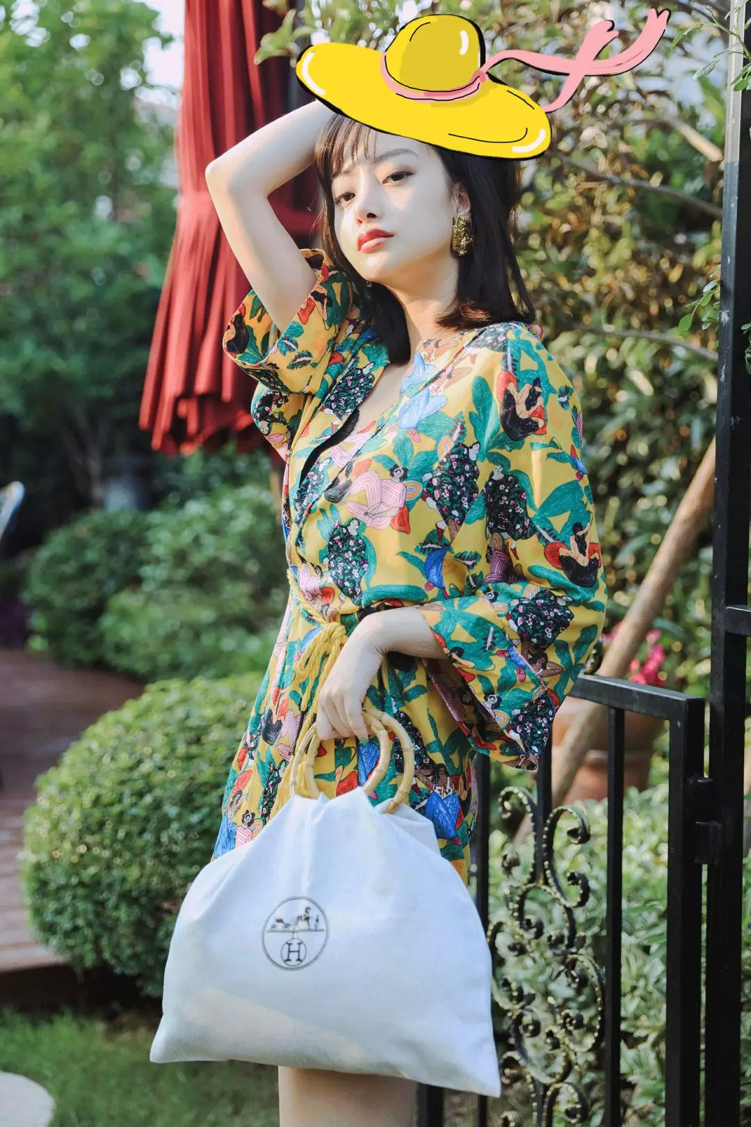 废旧纸袋如何做收纳包包,大牌纸袋斜挎包包改造教程