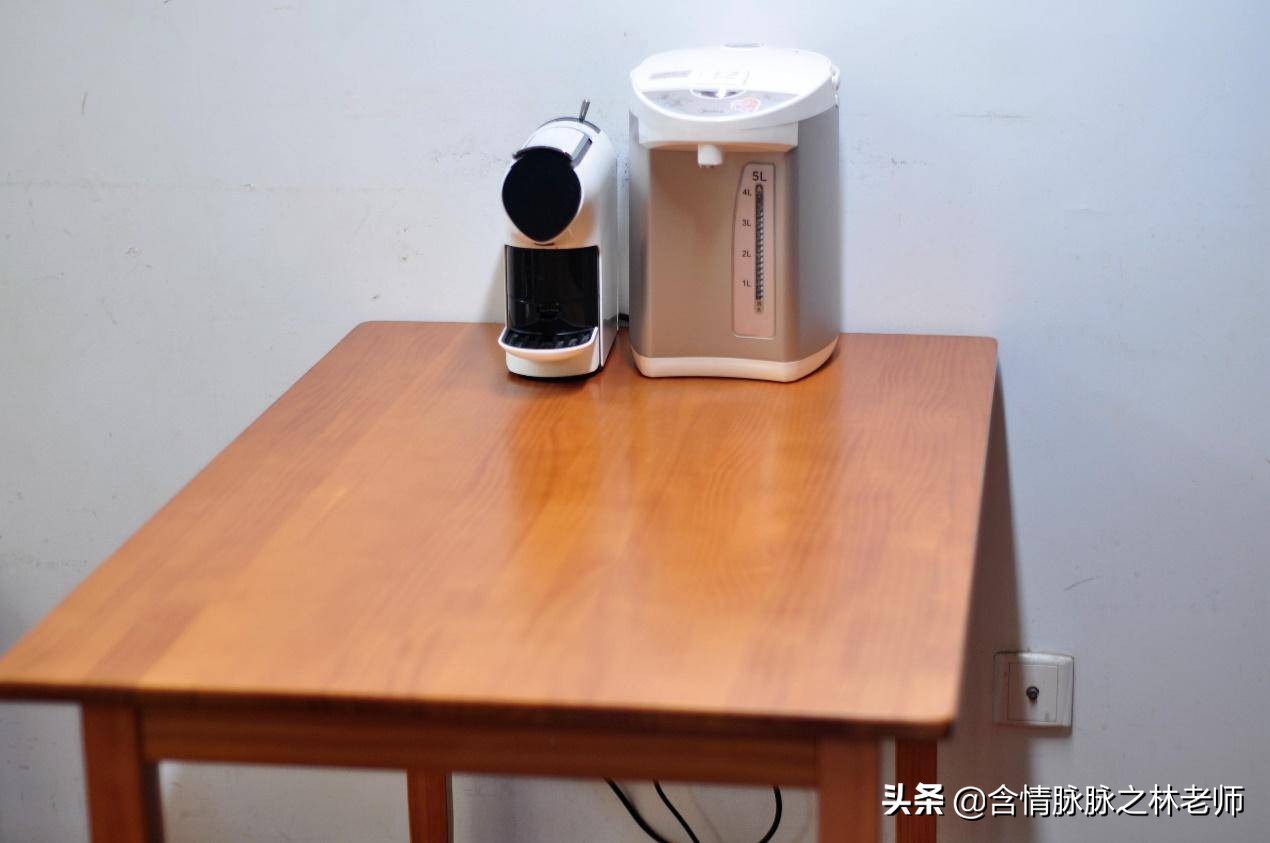 最新款式餐桌家用,实用实木餐桌款式推荐