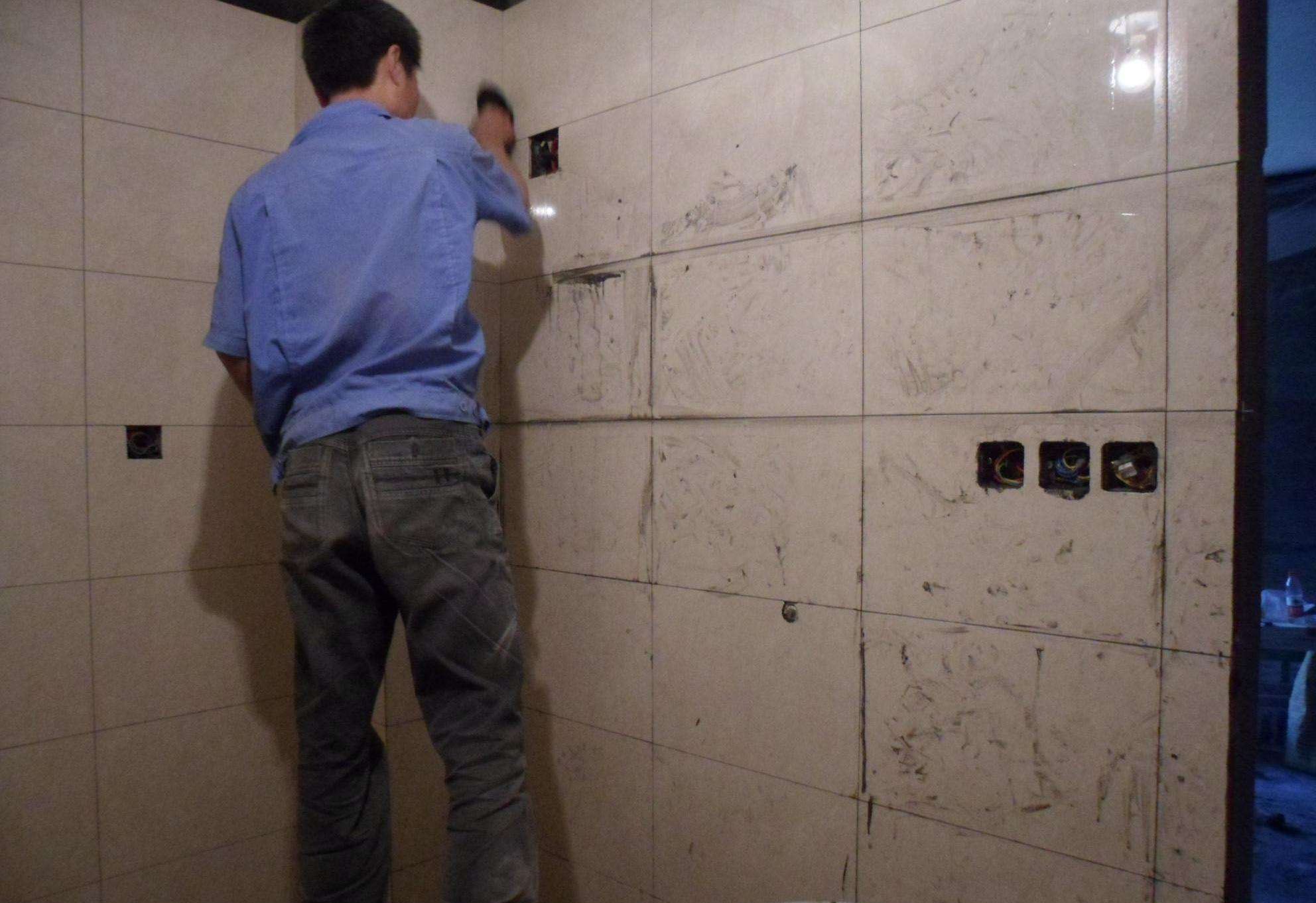 旧地砖拆除后能直接铺新瓷砖吗,旧地砖不拆能直接贴新的