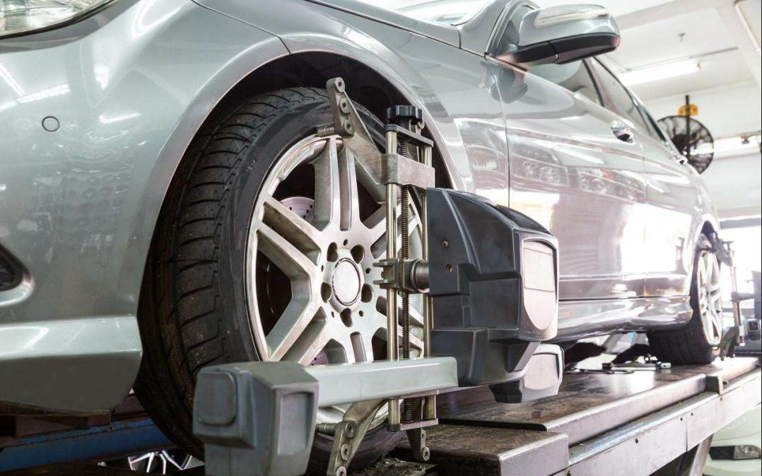 车子多久要做个四轮定位和动平衡,车子为啥要做四轮定位和动平衡