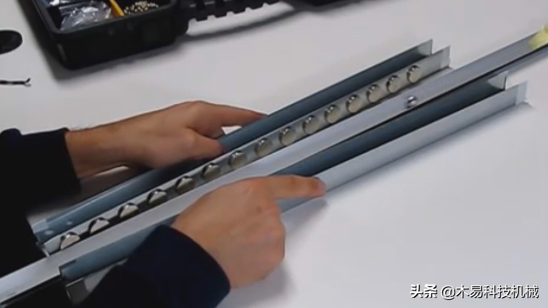 磁悬浮列车科学原理,磁悬浮实验列车