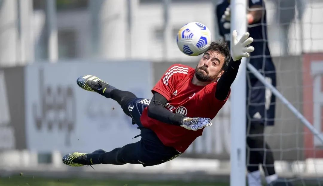 尤文新球衣曝光，阿涅利主席一职待定，帕拉蒂奇考虑免签米兰国门