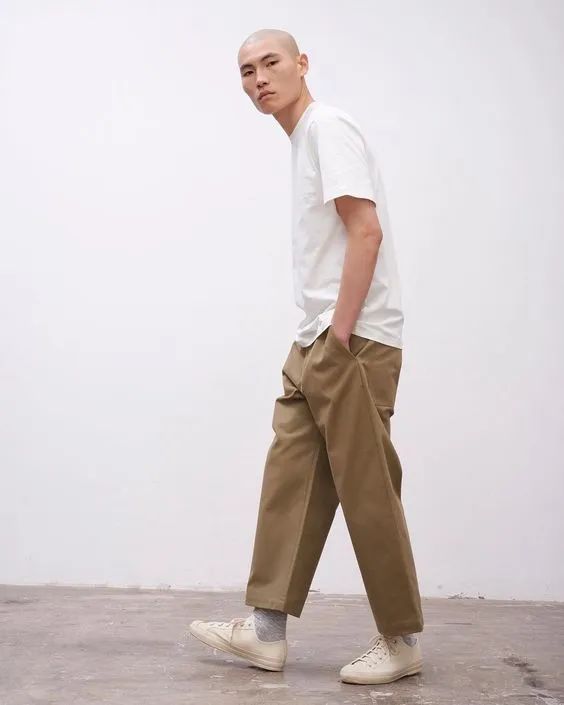 男人不要老穿紧身裤了，在春夏这条阔腿裤，文艺时髦范十足