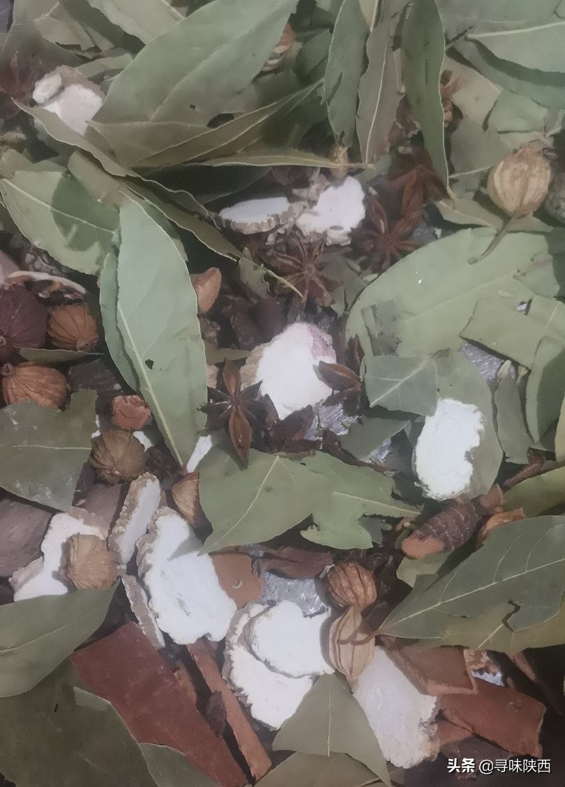 猪蹄怎么做才好吃色香味俱全,商用五香猪蹄色香味俱全