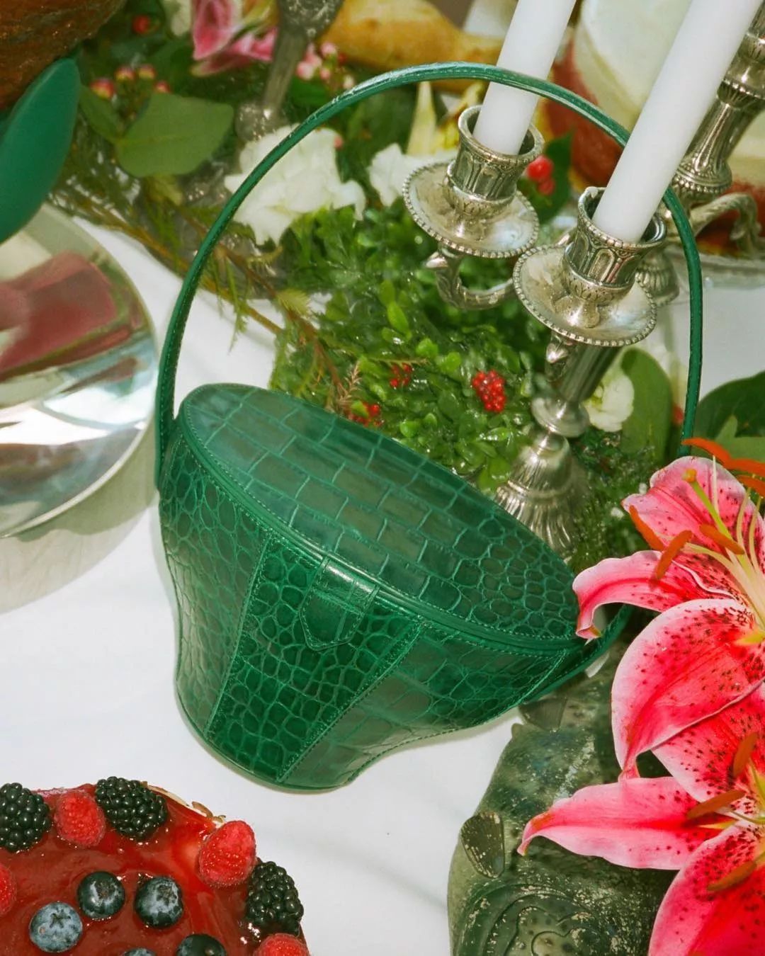 春天适合什么颜色包包,春天背什么颜色的包包