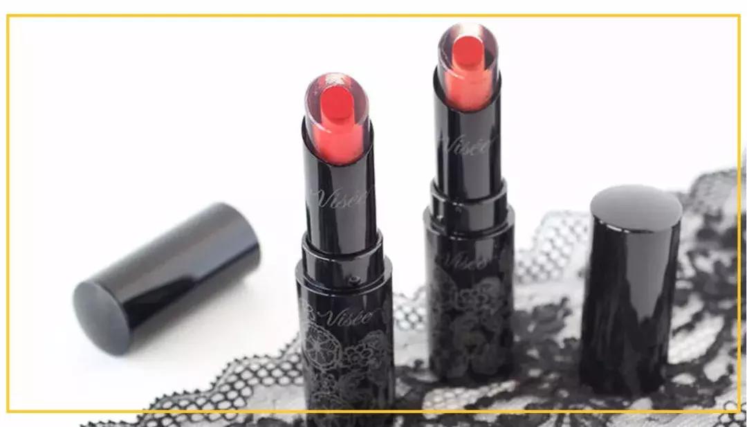 日本小姐姐的包包里有什么东西,日本小姐姐的包