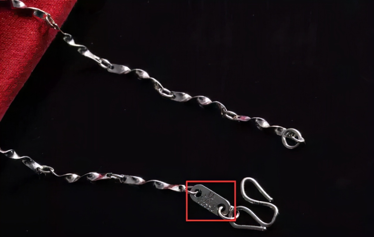 首饰上面刻什么字,黄金首饰刻字代表什么意思