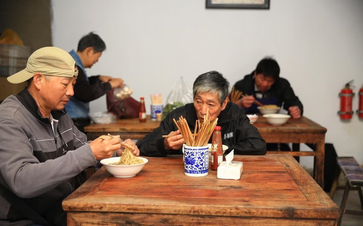 生意特别差怎么救活,玫瑰面馆起死回生