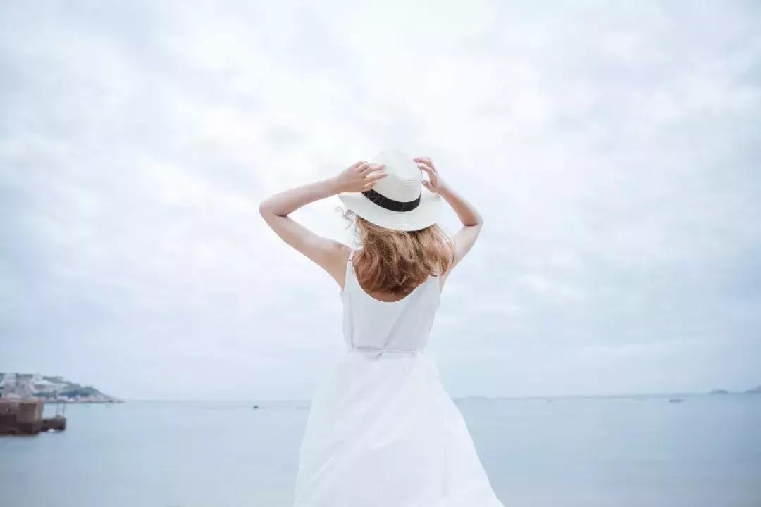 “深圳，女，26岁，月薪7k，负债7W”：假精致，榨干了多少年轻人