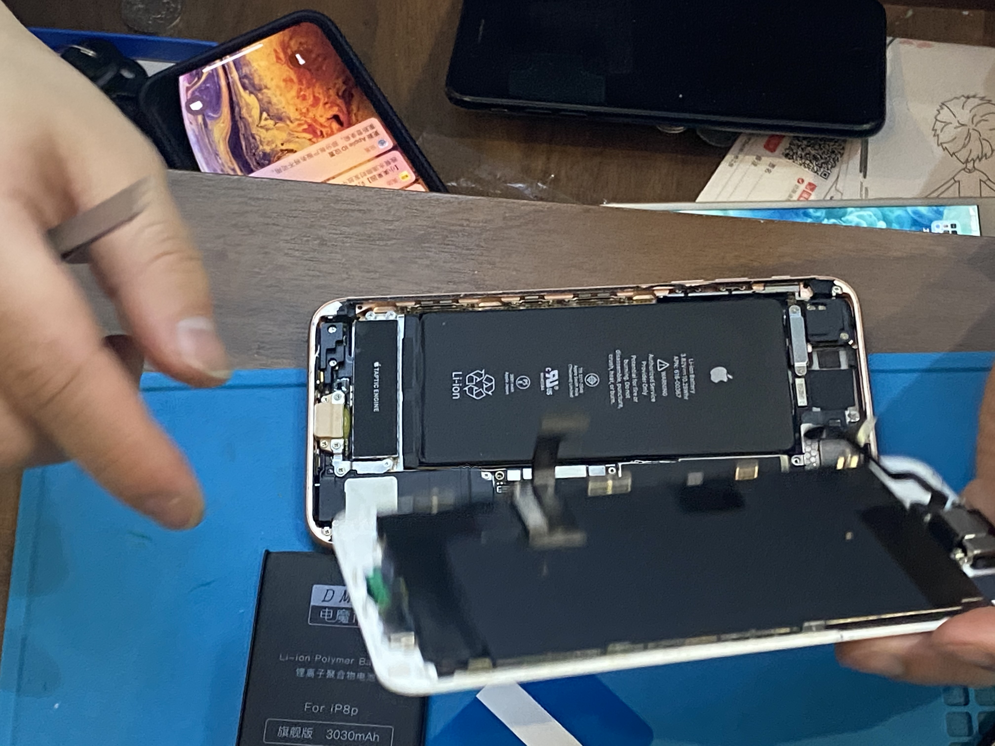 iphone8p更换官方电池,苹果8p更换第三方电池会怎么样