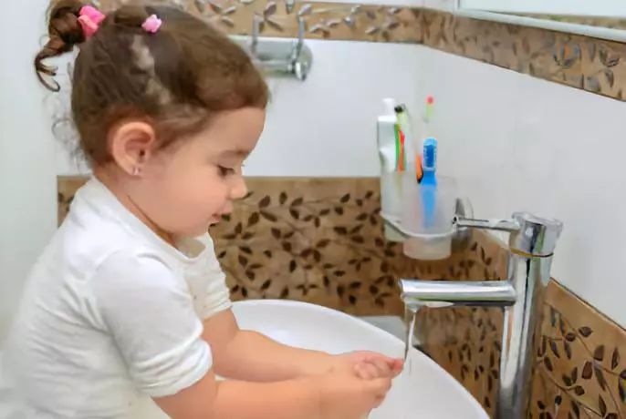 轮状病毒腹泻发烧怎么办,宝宝病毒感染腹泻反复发烧怎么办