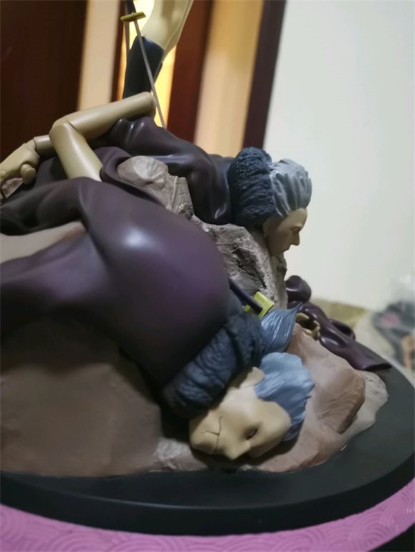 2200元*春买**野樱手办，看脸以为是盗版，脚下细节证明不是