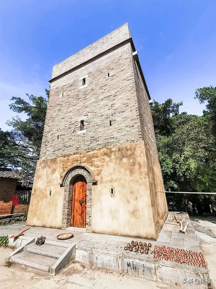 手里拿的不是大刀?最有文化的关二爷竟然藏在个古镇里