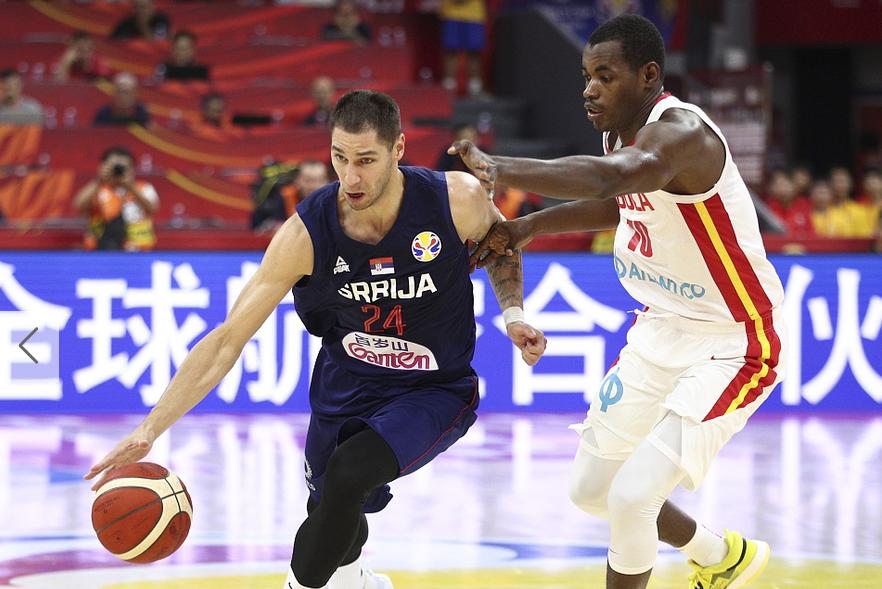 约基奇得总冠军回塞尔维亚庆祝,约基奇半场三分绝杀勇士