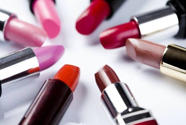 口红开封一年还能退吗,口红开封用之后多久不能再用了