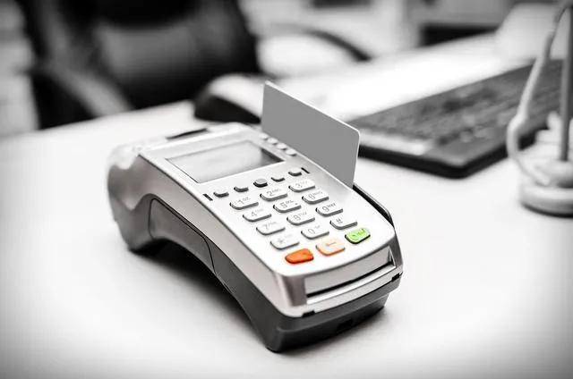 刷卡pos机是一种什么样的诈骗手段,自用pos机刷卡什么情况下违法