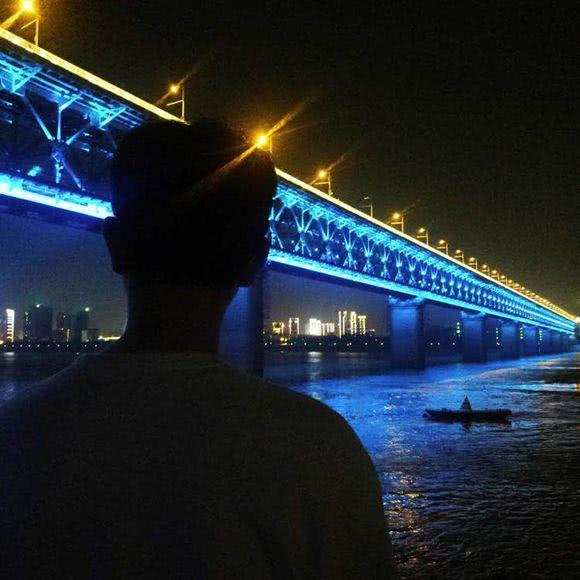 画地为牢我在牢里慢慢变老独白,情侣头像我想要和你一起慢慢变老