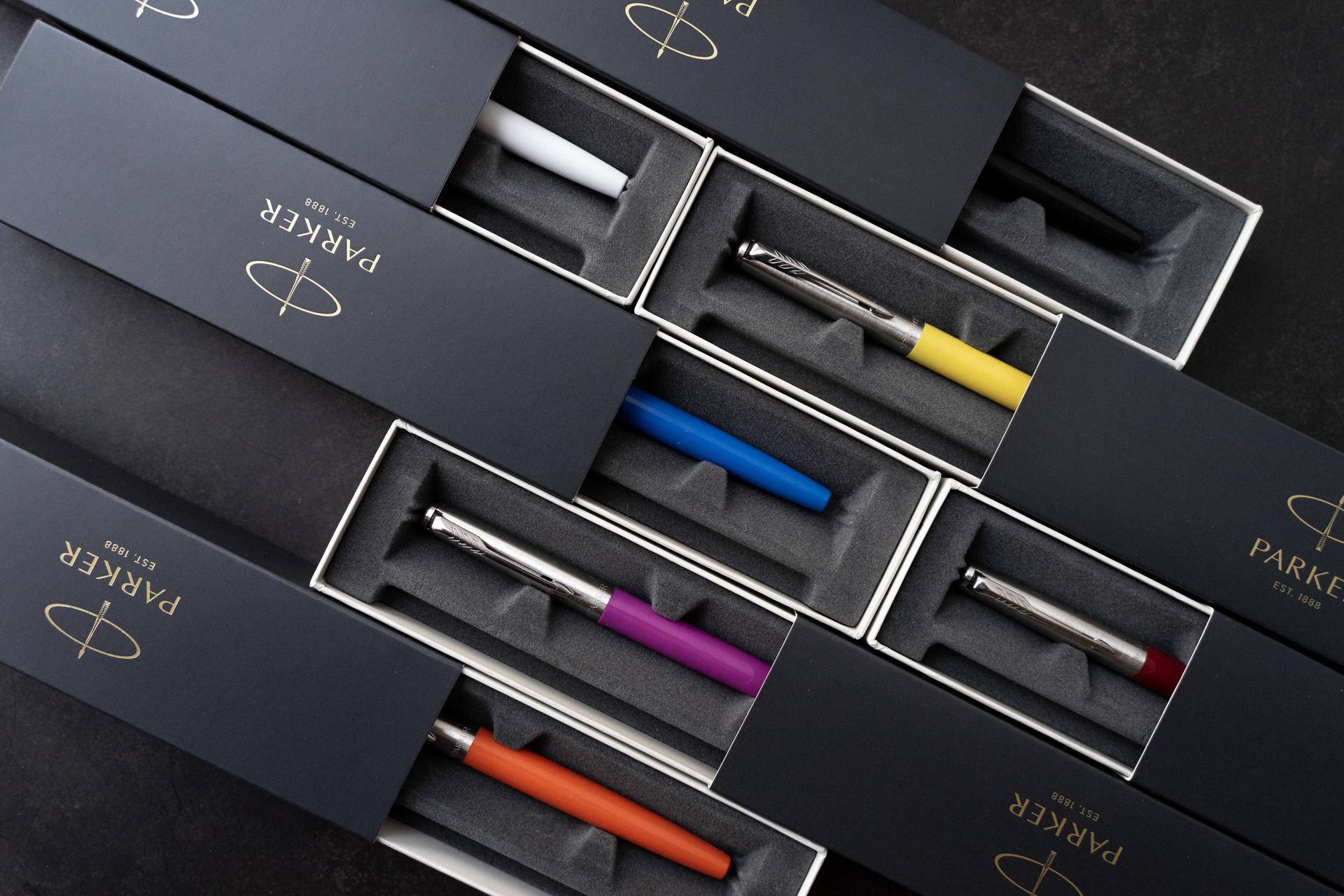 什么牌子的钢笔好价钱又适合学生,小学生都在用的一款高颜值的钢笔