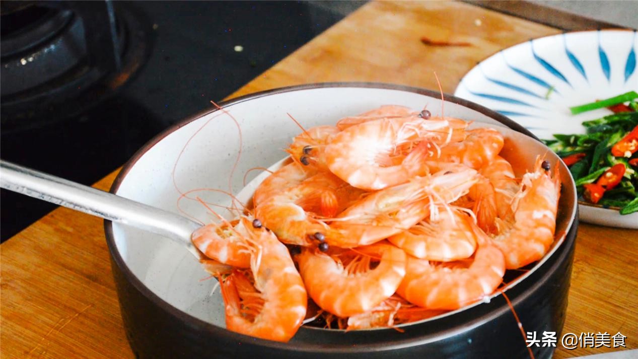 白灼大虾怎么做入口即化特别鲜嫩,白灼大虾怎么做才正宗